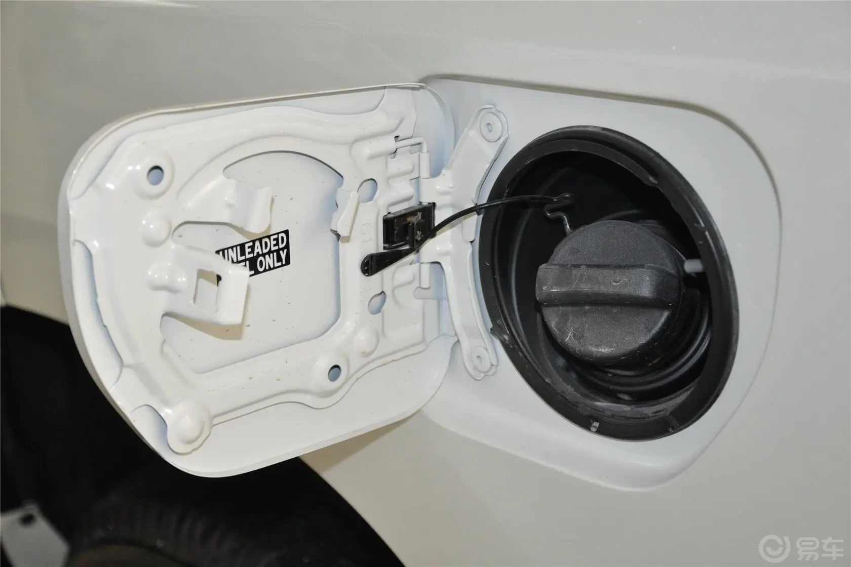 普拉多(进口)2.7L 自动标准版油箱盖
