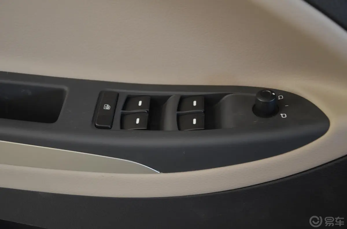 吉利SX71.8L 手动 精英型车窗升降键