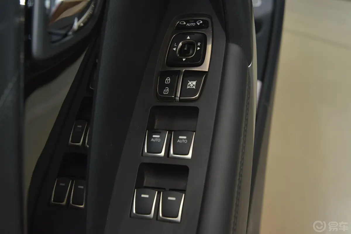 雅尊2.4L 自动 尊贵版车窗升降键