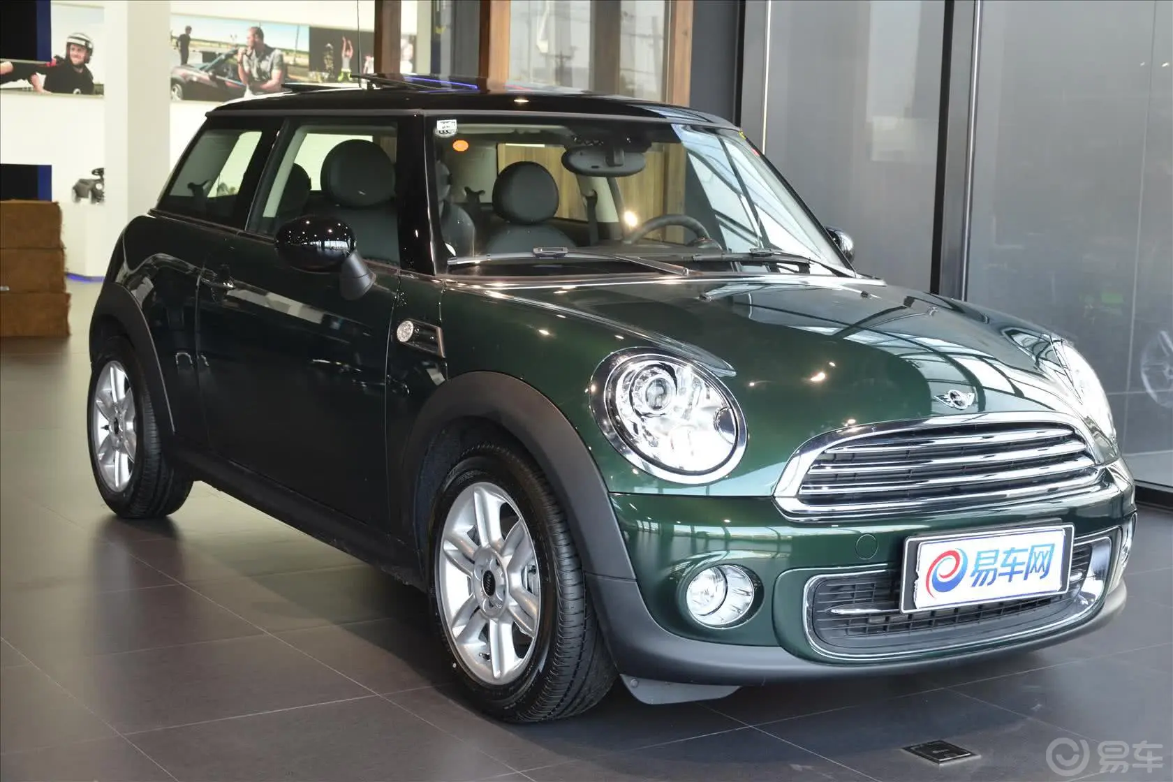 MINICOOPER Excitement侧前45度车头向右水平