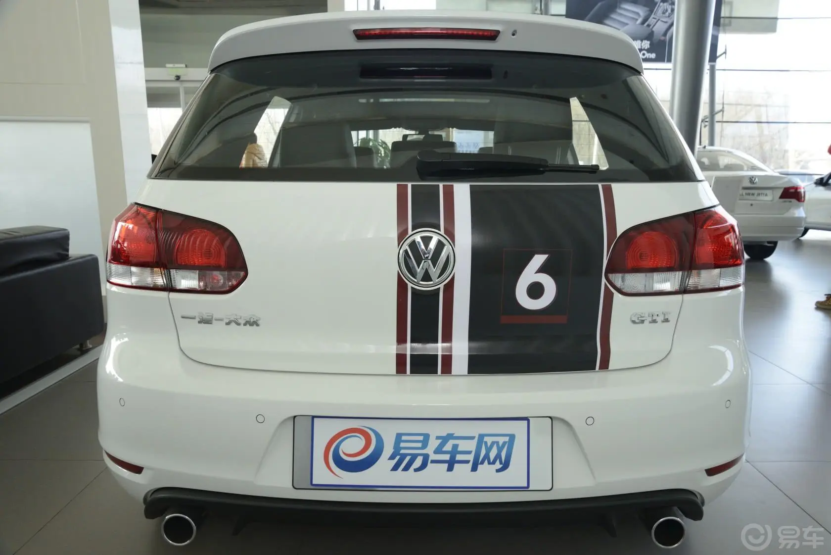 高尔夫GTI 2.0L 双离合 舒适版侧后45度车头向右水平