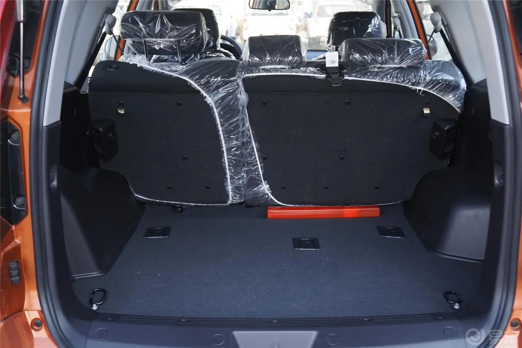 哈弗H5经典欧风版 2.0 两驱 进取型行李箱空间