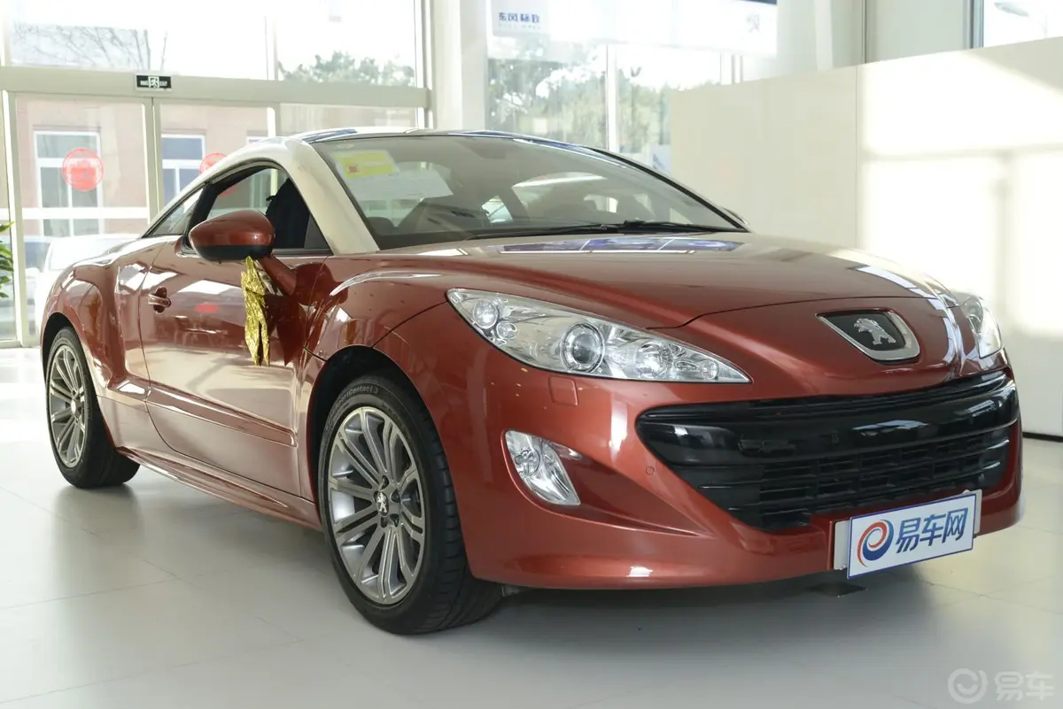 标致RCZ1.6T 自动 豪华优雅型车头局部