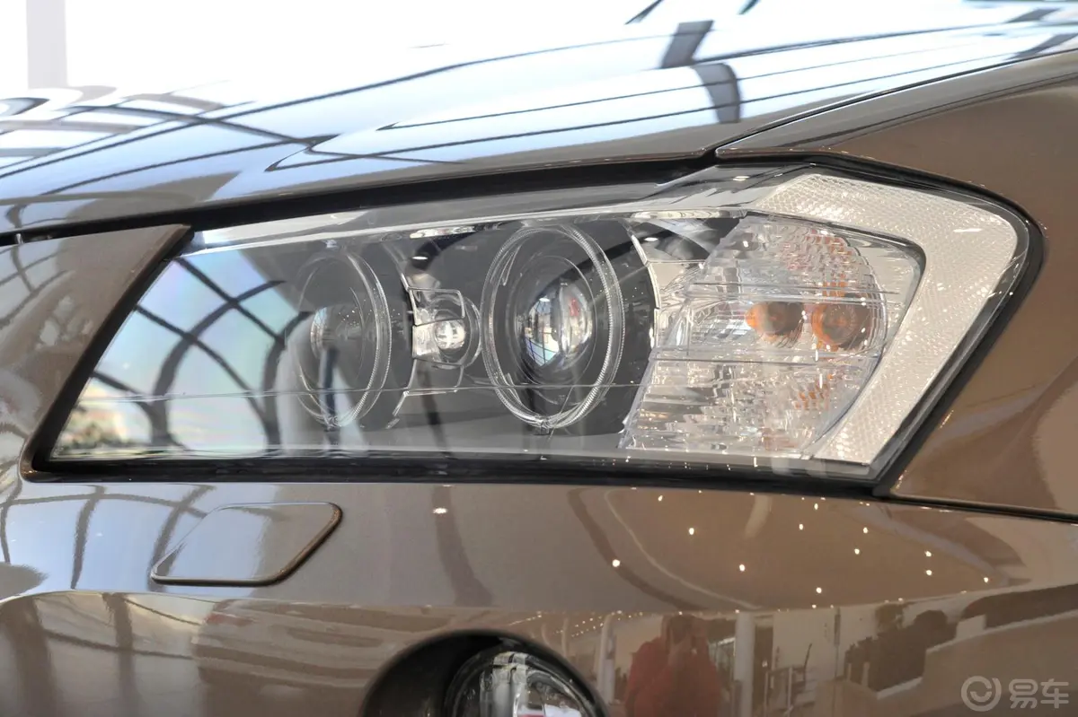 宝马X3(进口)改款 xDrive20i 豪华型大灯侧45度俯拍