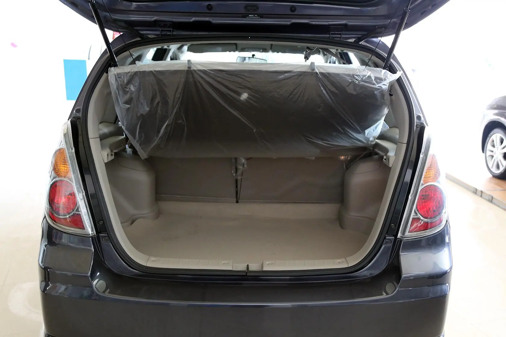 利亚纳两厢 1.4L a+ 手动 豪华型A行李箱空间