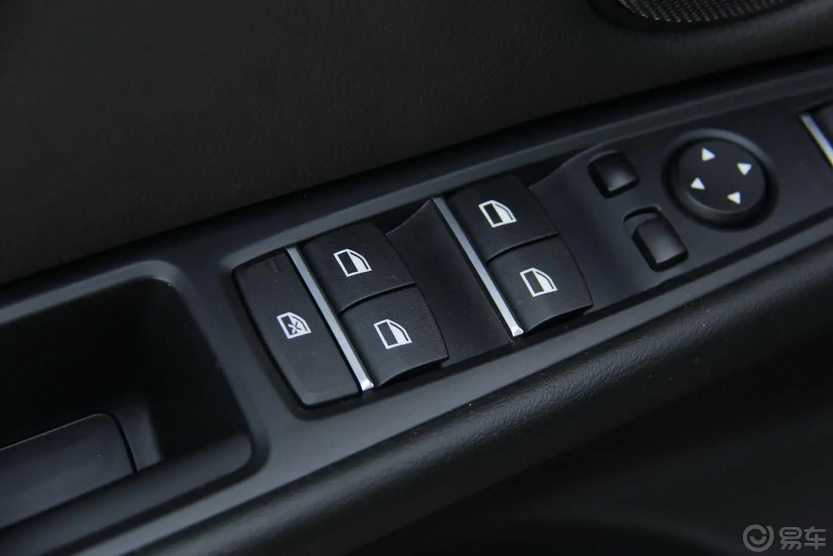 宝马X5(进口)xDirve50i M运动型车窗升降键