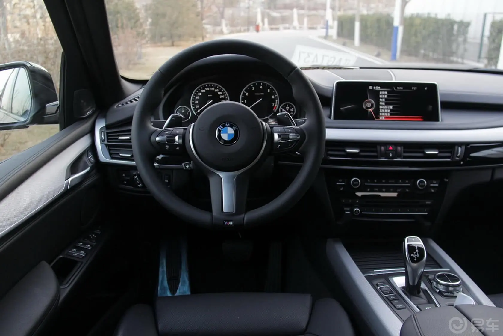 宝马X5(进口)xDrive50i M运动型驾驶位区域