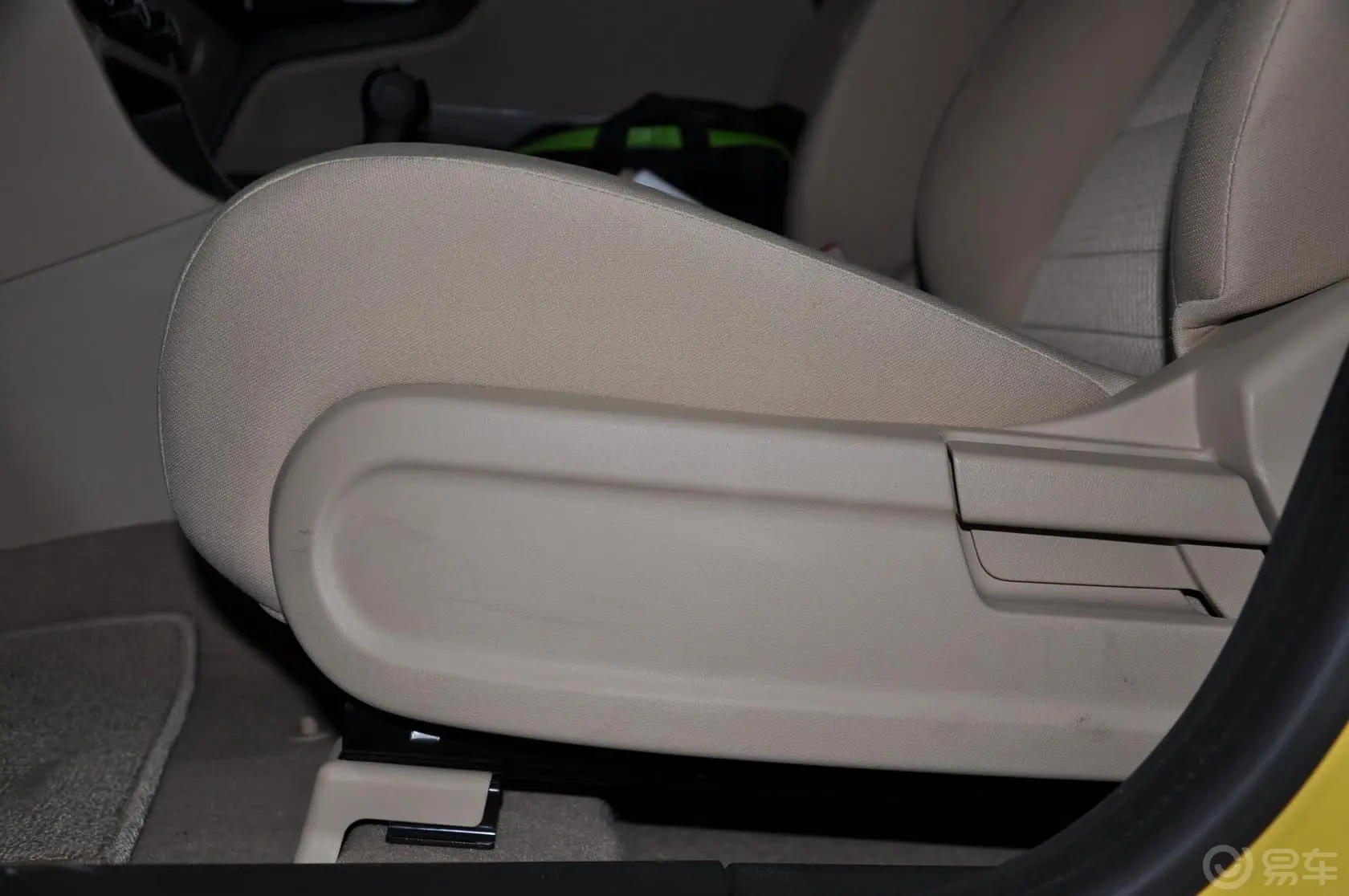名爵31.3L 自动 舒适版座椅调节键