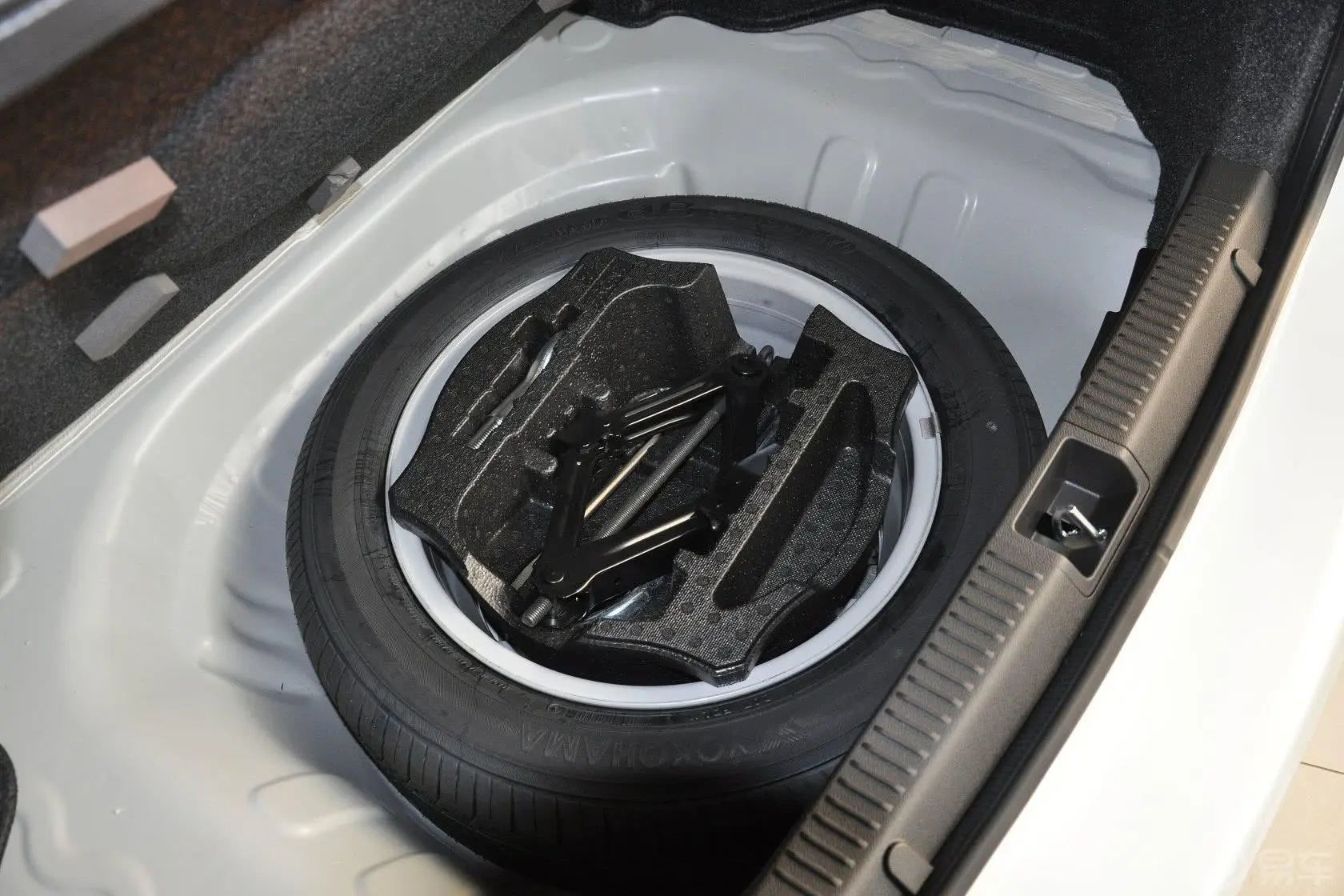 凯泽西2.4L 自动 两驱 标准版备胎