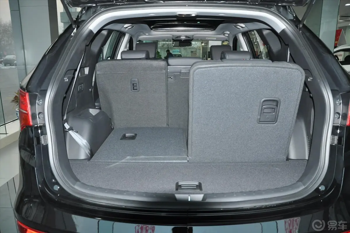 胜达改款 2.4L DLX 四驱 自动 尊贵型行李箱空间