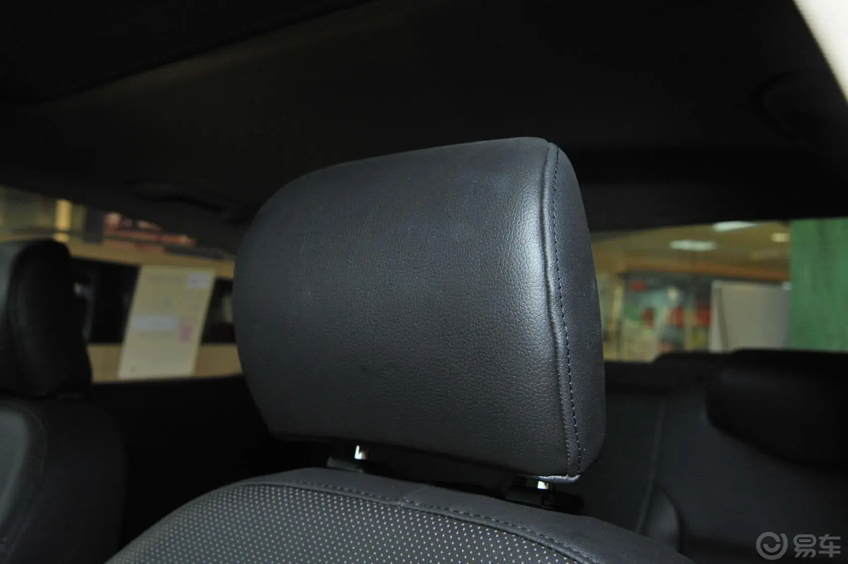 起亚K2三厢 1.6L 自动 Premium 纪念版驾驶员头枕