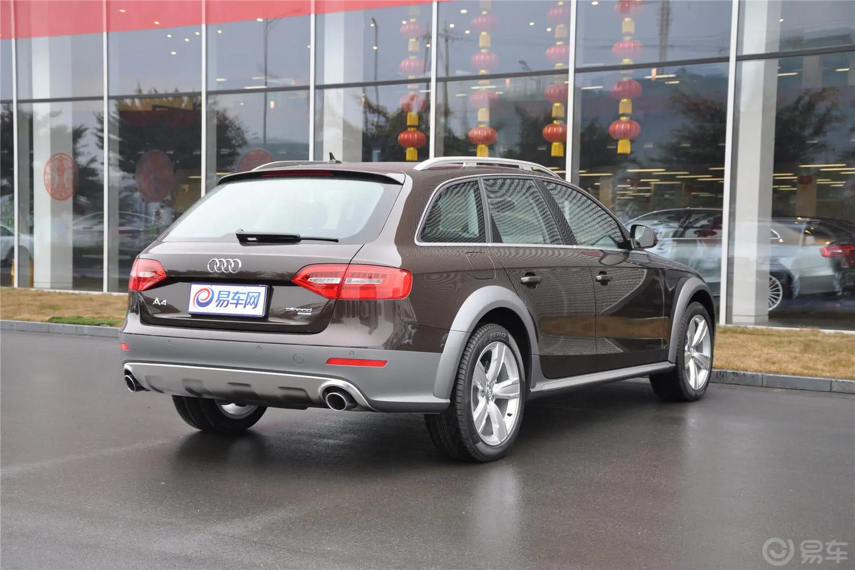 奥迪A4(进口)40TFSI allroad quattro侧后45度车头向右水平