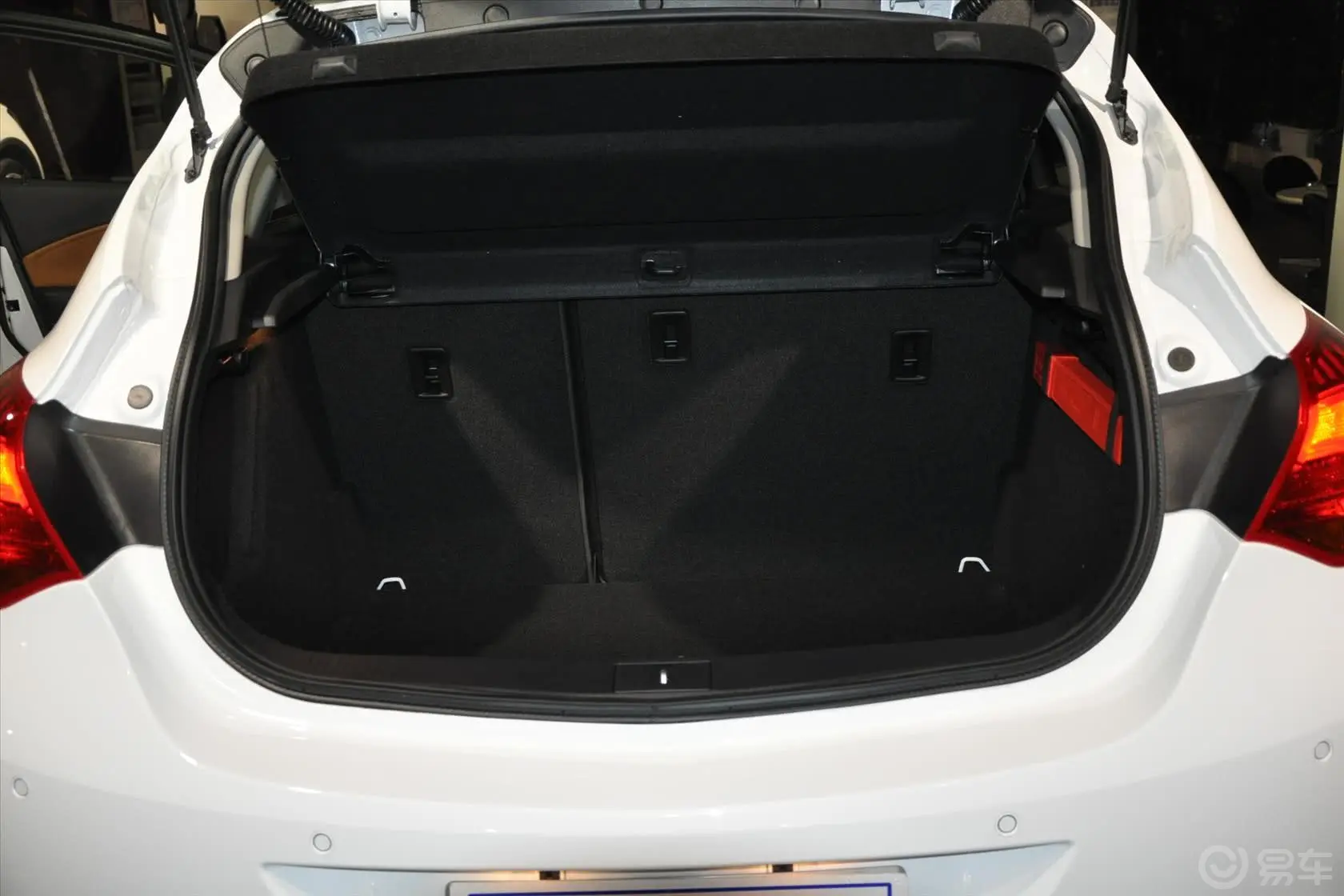 英朗XT 1.6L 自动 时尚型行李箱空间