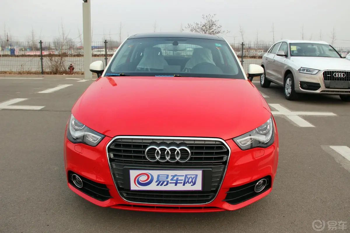 奥迪A130 TFSI 舒适型正前水平