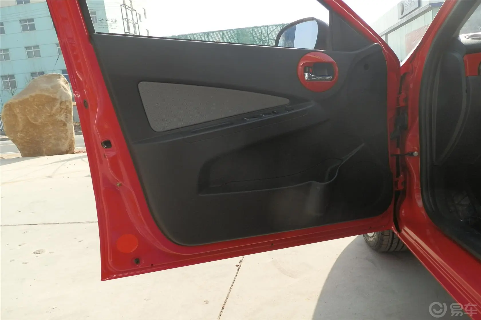 欧朗两厢 1.5L 自动 舒适型驾驶员侧车门内门板