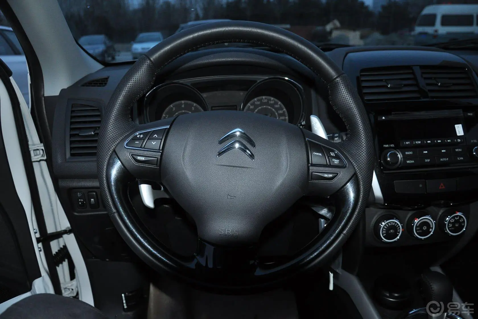 雪铁龙C4 AIRCROSS(进口)2.0L 自动 两驱 舒适版方向盘