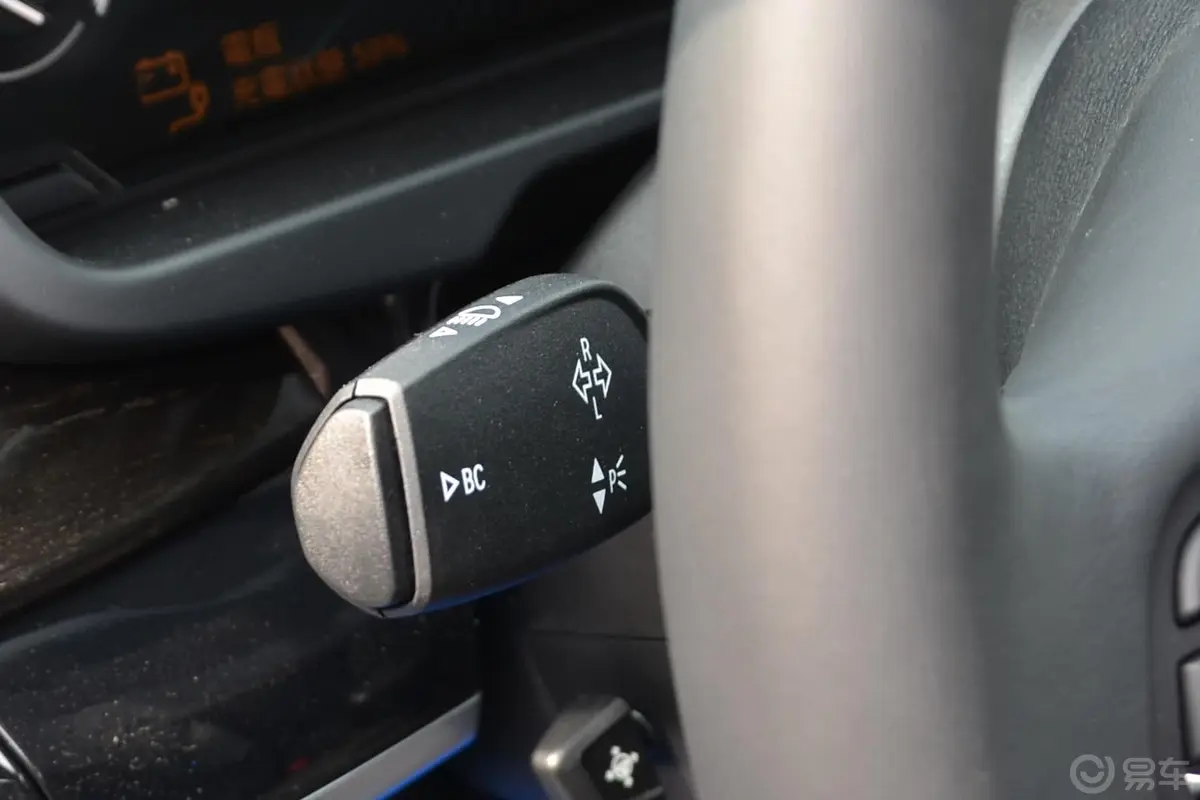 宝马X5(进口)xDrive35i 豪华型大灯远近光调节柄