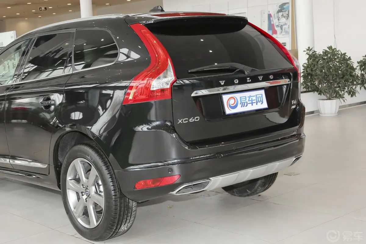 沃尔沃XC60(进口)3.0T T6 智雅版车尾局部