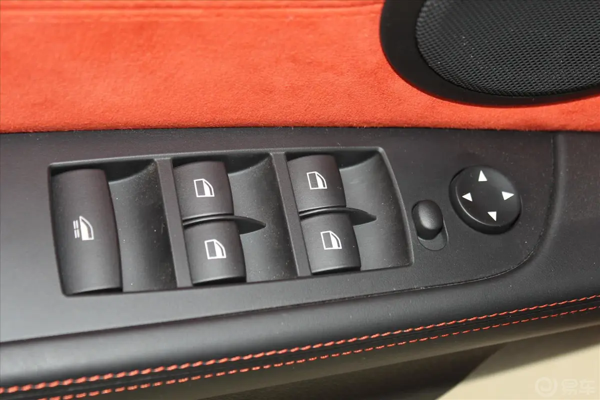 宝马Z4sDrive20i 手自一体 领先版车窗升降键