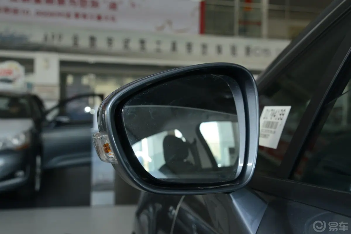 世嘉三厢 2.0L 自动 品悦型后视镜镜面（后）