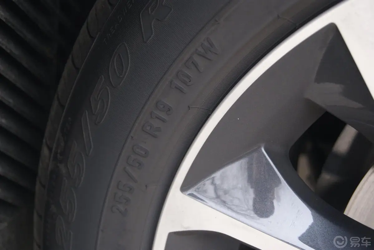 宝马X5(进口)xDrive35i 尊享型轮胎规格