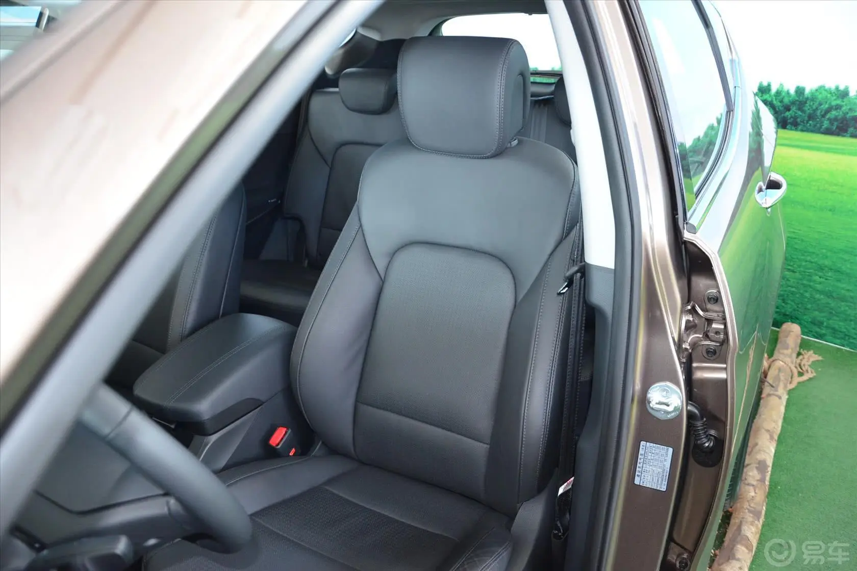 胜达改款 2.0T DLX 四驱 自动 尊贵型驾驶员座椅