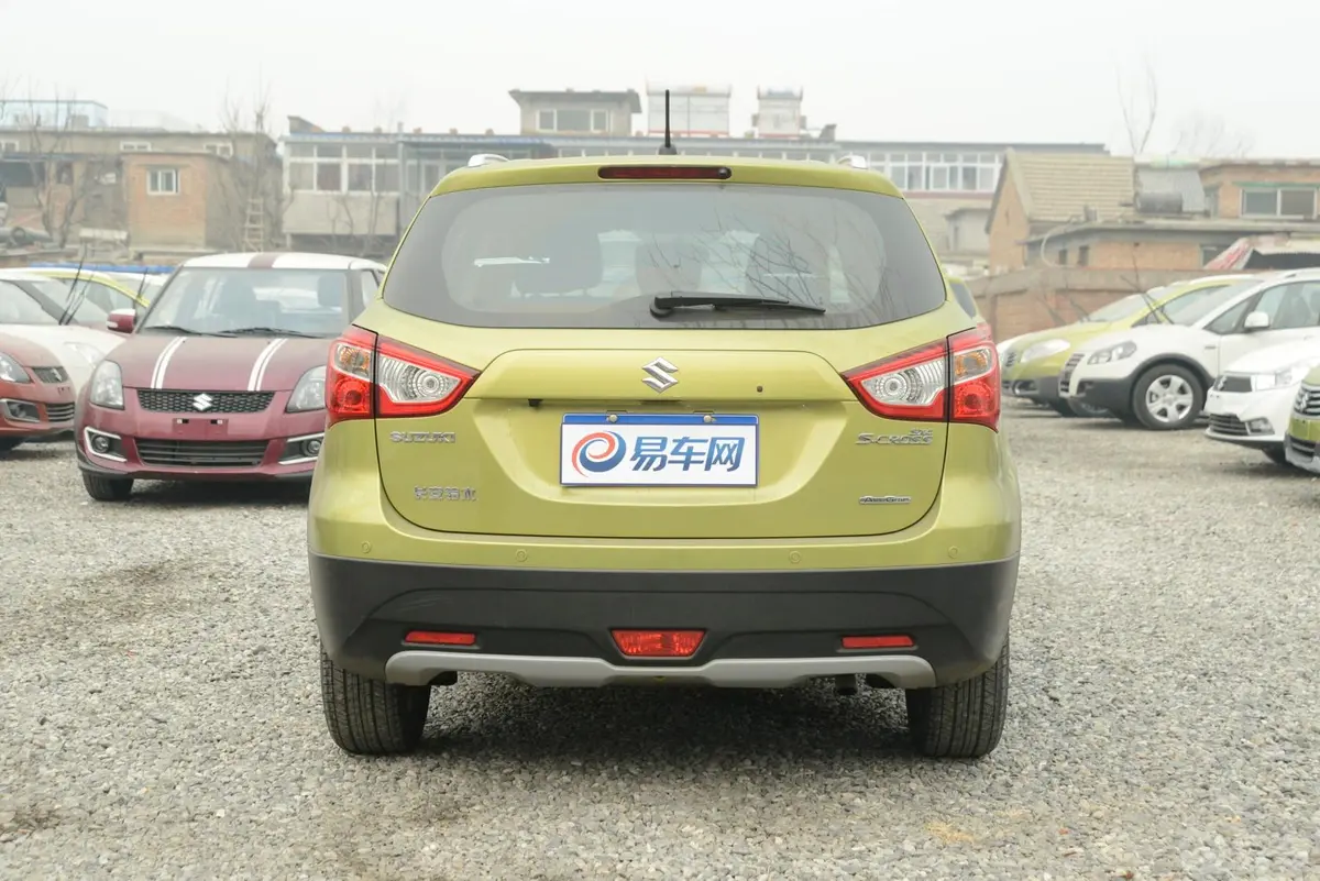 锋驭1.6L CVT 尊贵型正后水平