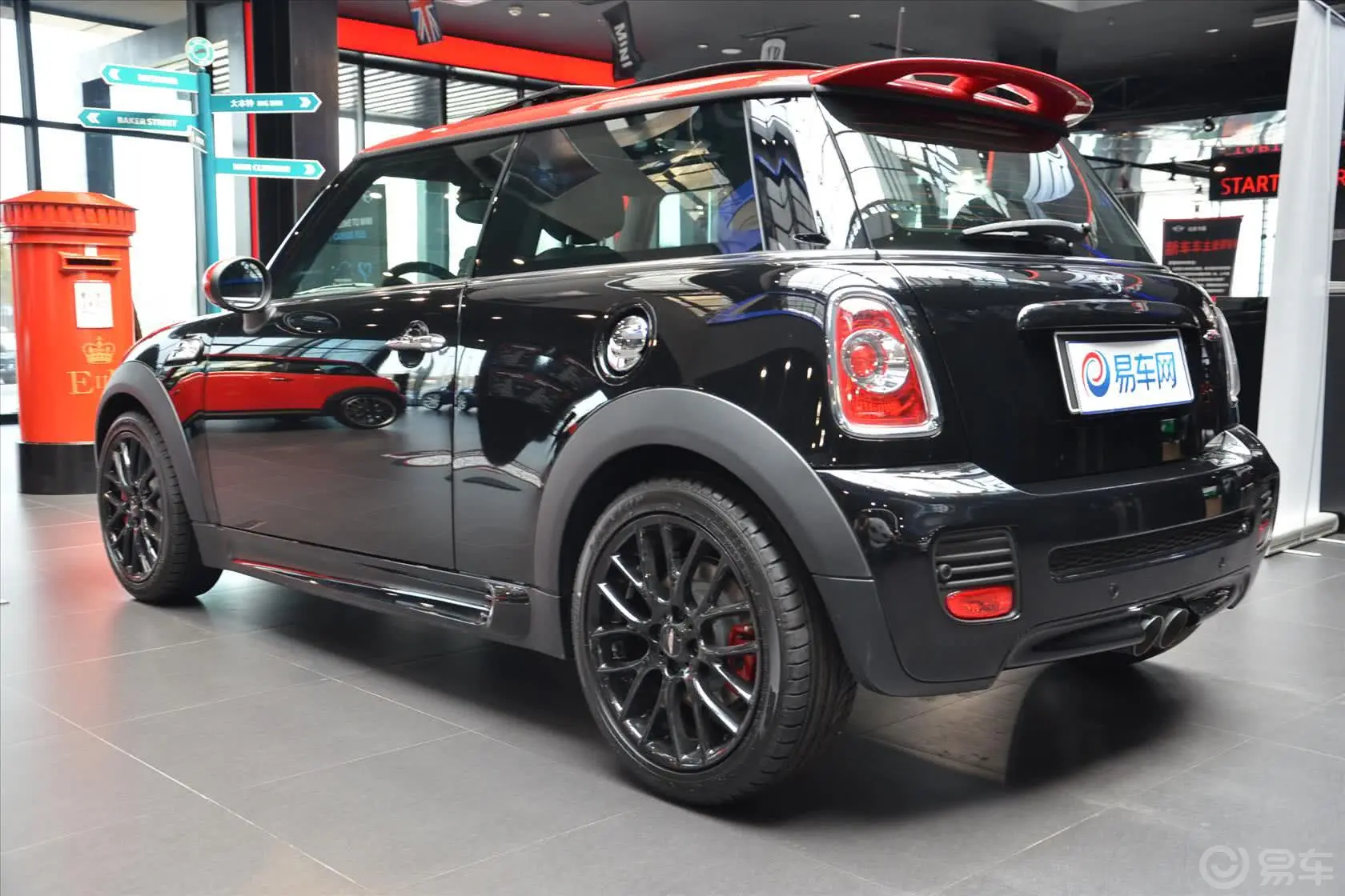 MINI JCW1.6T JCW侧后45度车头向左水平