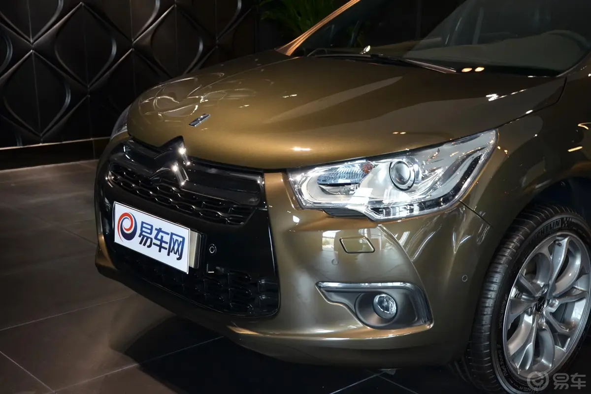 DS 41.6T 手自一体 雅致版车头局部