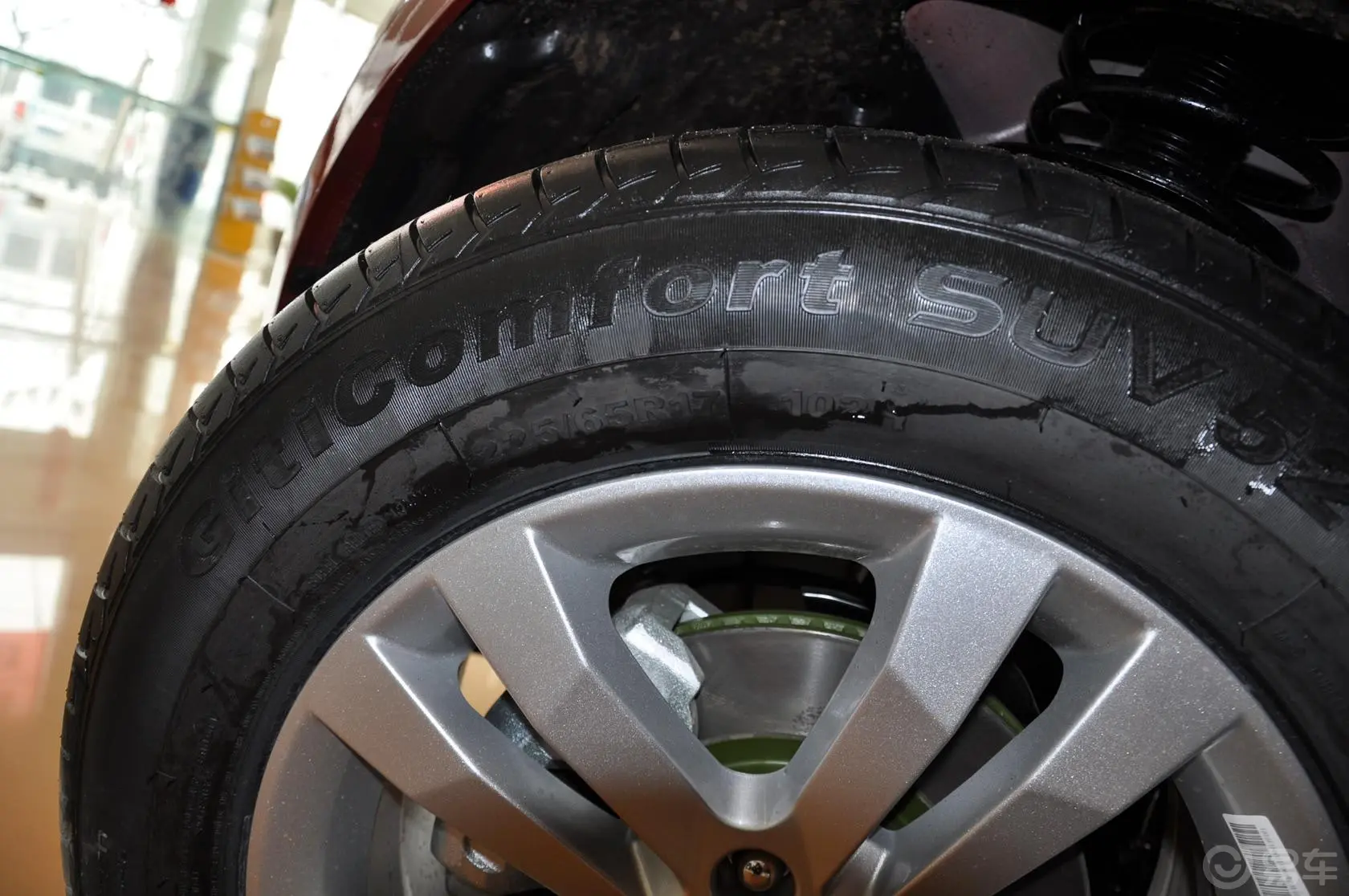 吉利GX72.0L 自动 尊贵型轮胎规格