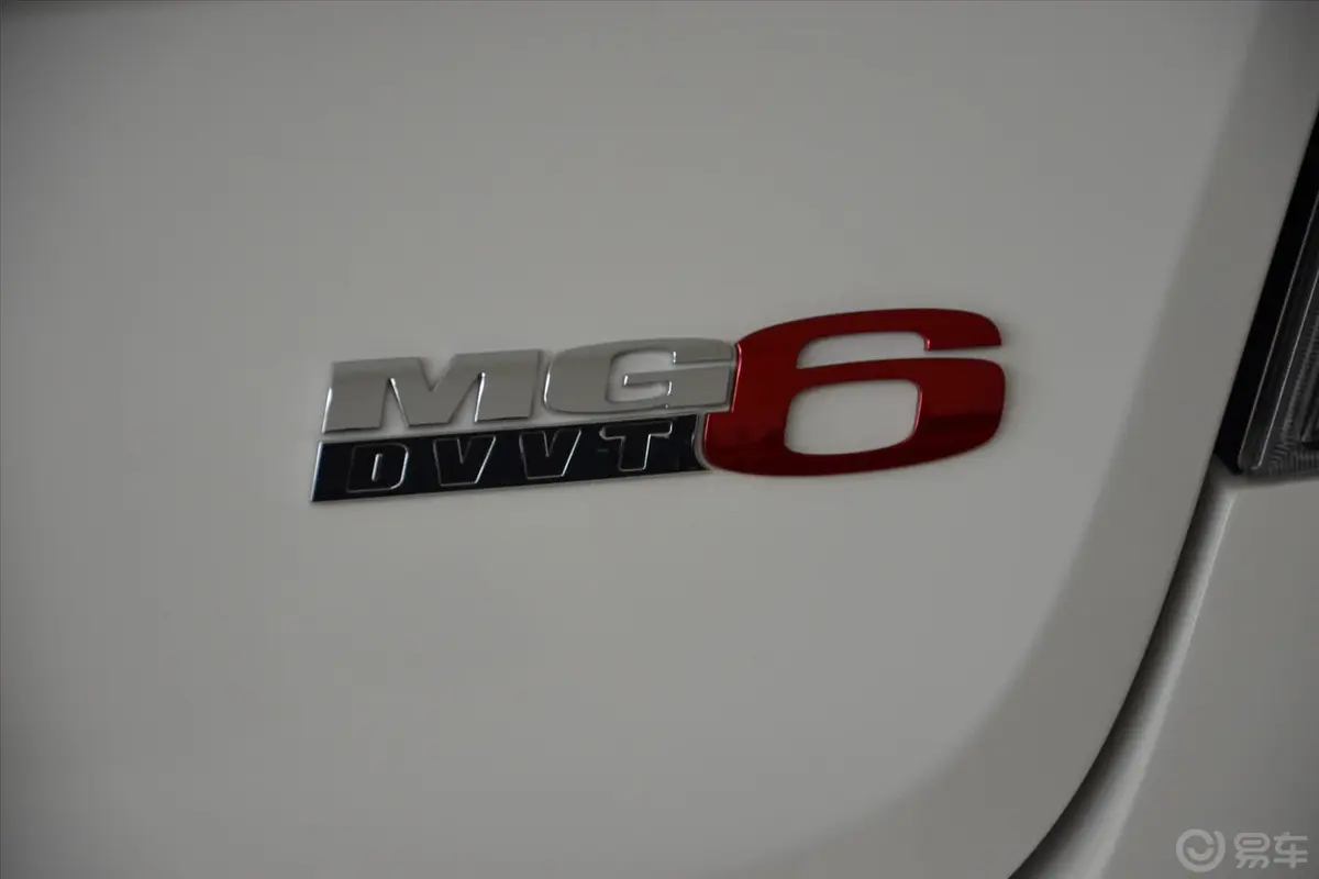 MG6掀背 1.8L TST 驾值版尾标