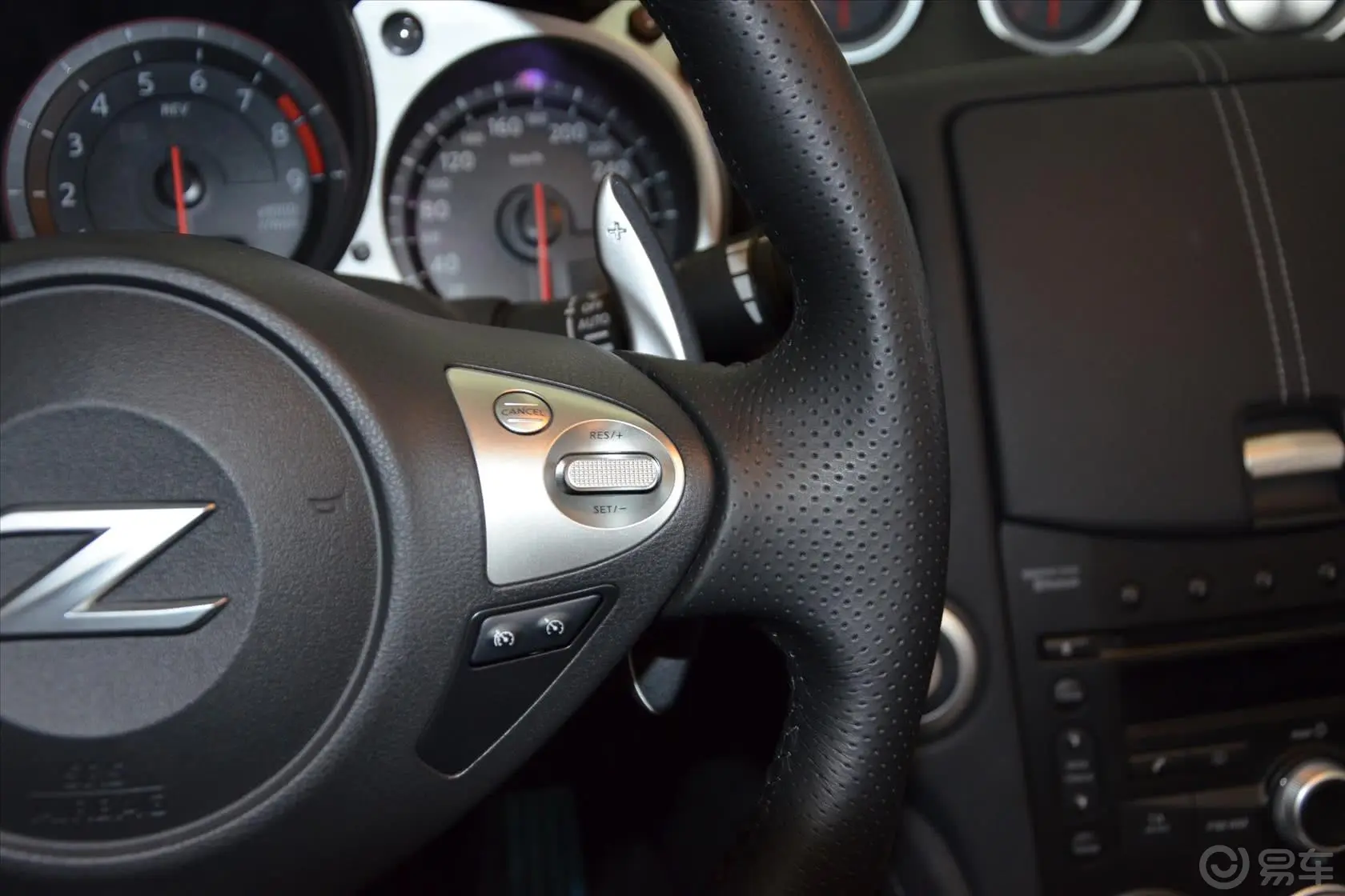 日产370Z370Z  Roadster方向盘功能键（右）