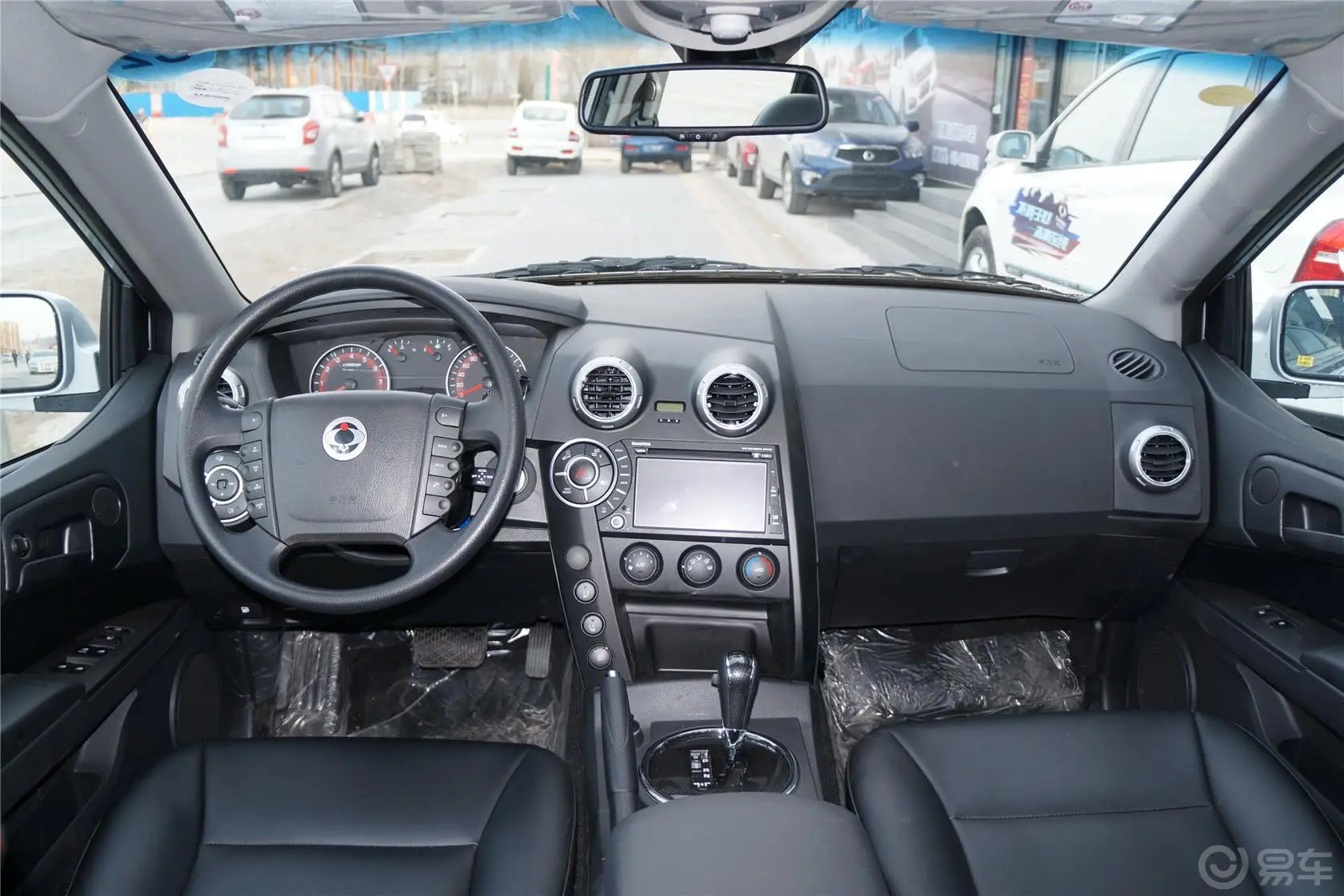 爱腾2.3L 汽油 两驱自动精英版中控台驾驶员方向