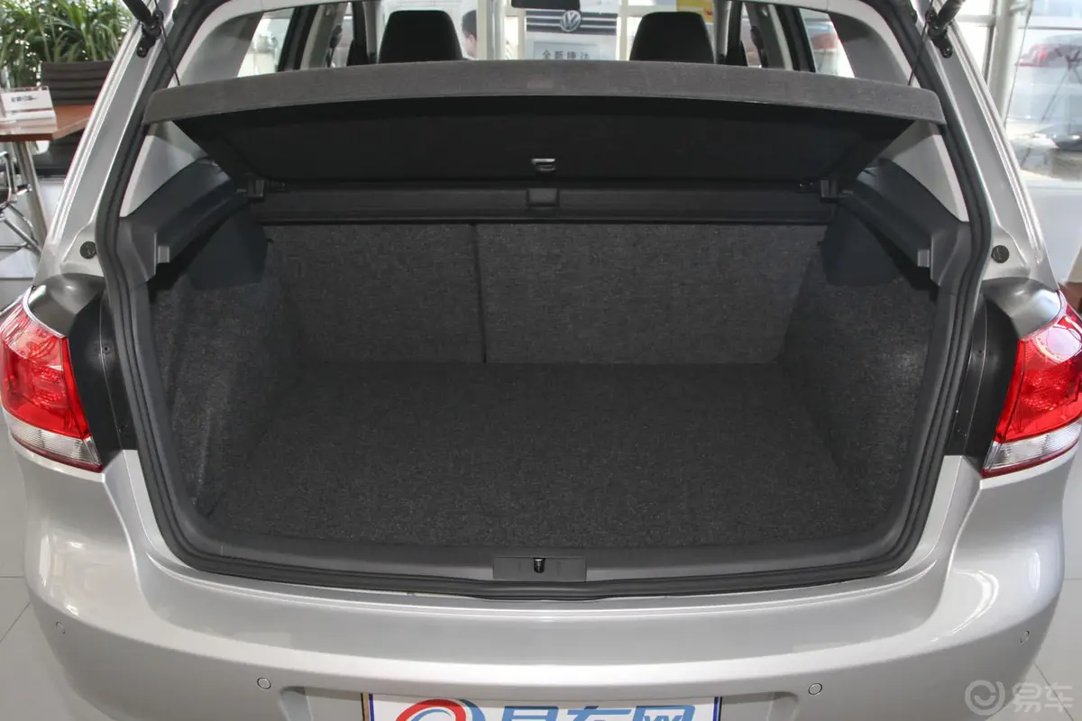 高尔夫1.6L 自动 舒适型行李箱空间