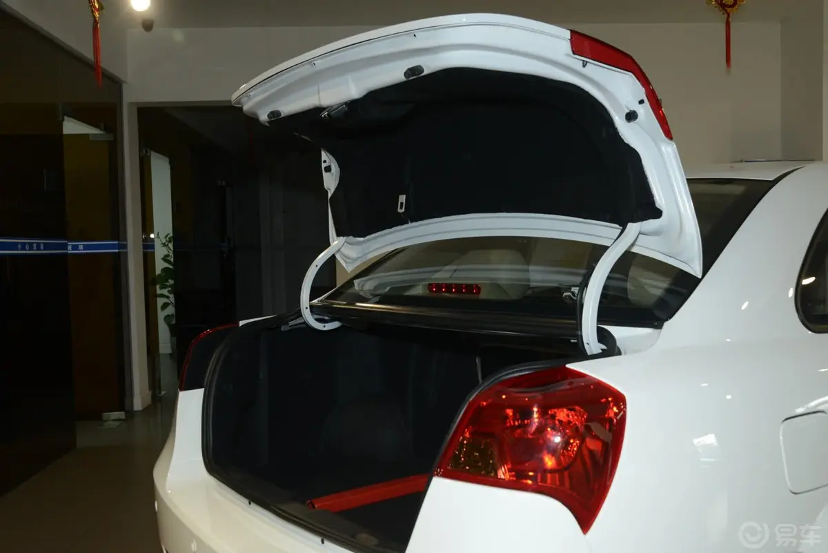 凯越1.5L 自动 尊享型行李厢开口范围