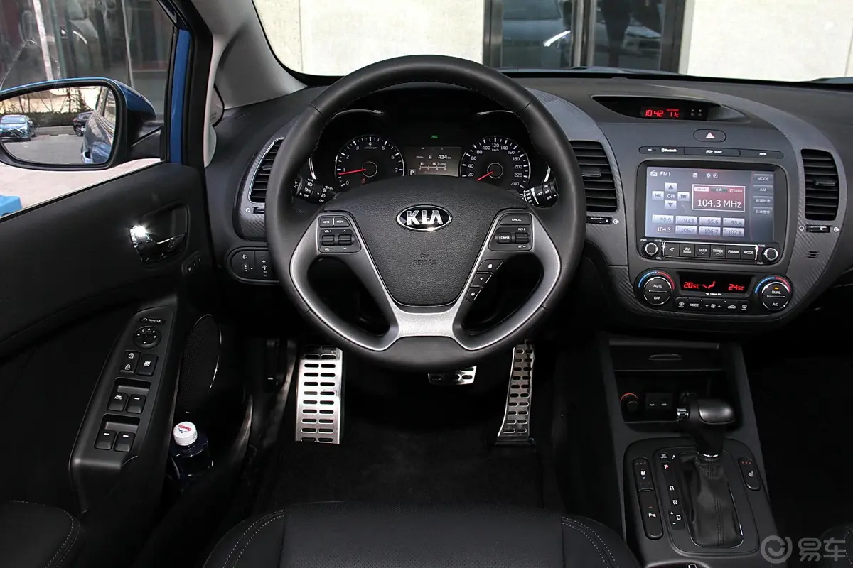 起亚K3S1.6L 自动 Premium中控台驾驶员方向
