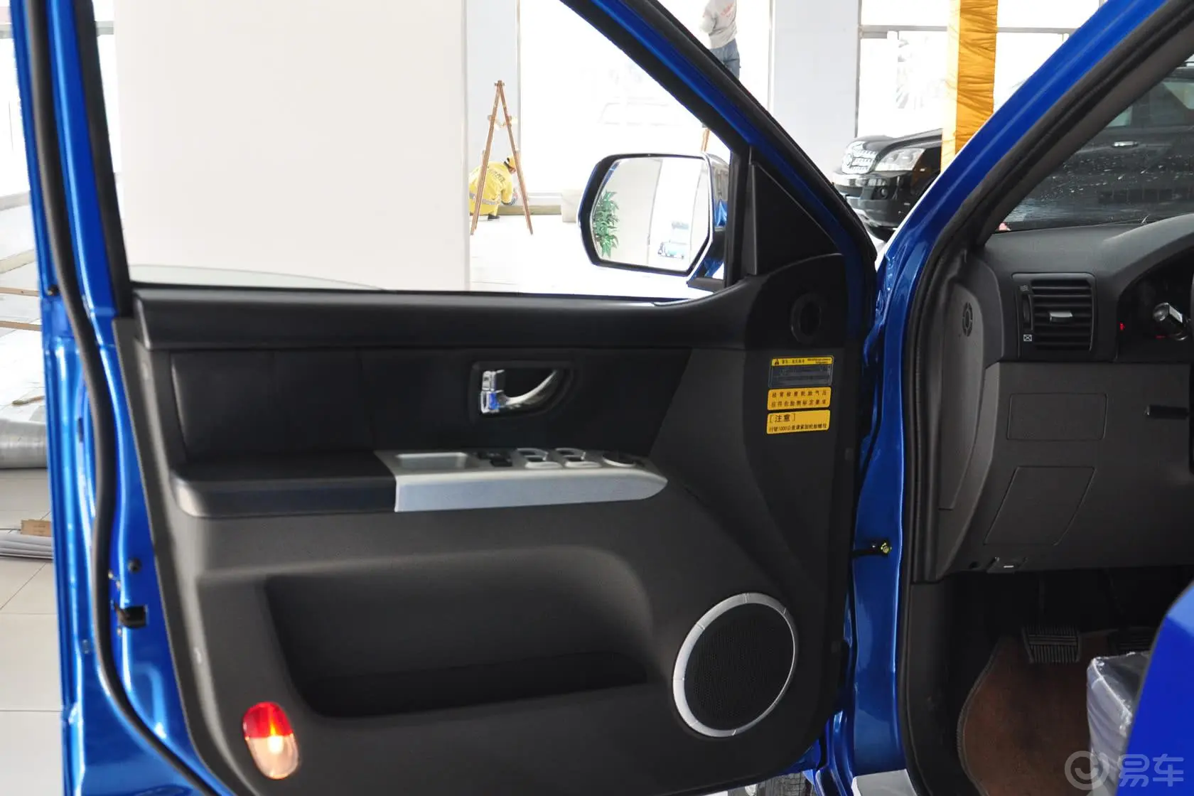 卡威K13.2T 手动 两驱 精英型 柴油驾驶员侧车门内门板