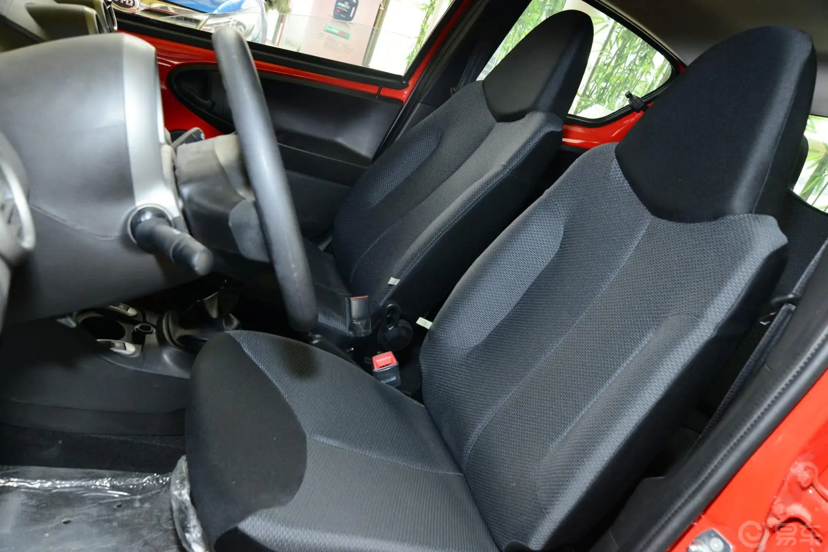 比亚迪F01.0L 自动 铉酷型驾驶员座椅