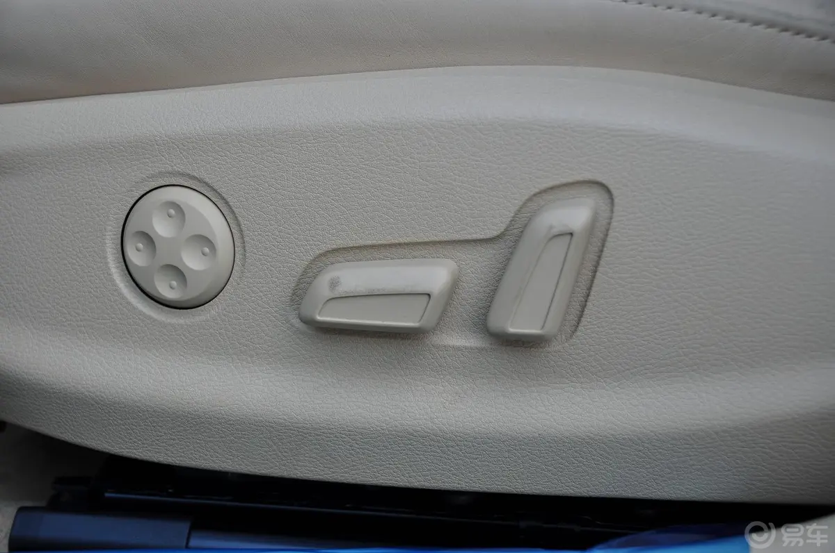奥迪A3(进口)Limousine 40 TFSI S line 舒适型座椅调节键
