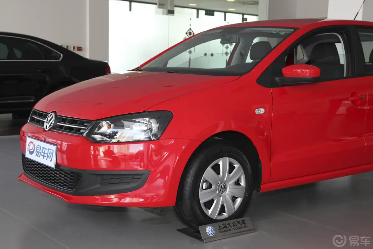 Polo1.4L 手动 致乐版车头局部