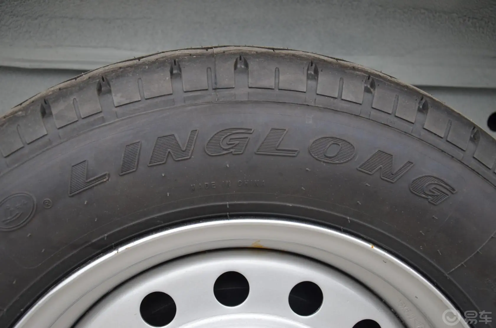金威2.5L 手动 柴油车型-客货两用备胎品牌