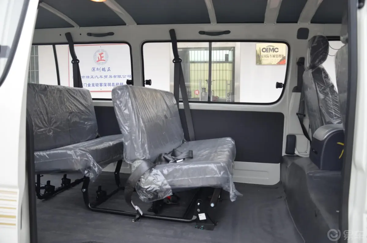 金威2.5L 手动 柴油车型-短途客运/单位通勤后排空间体验