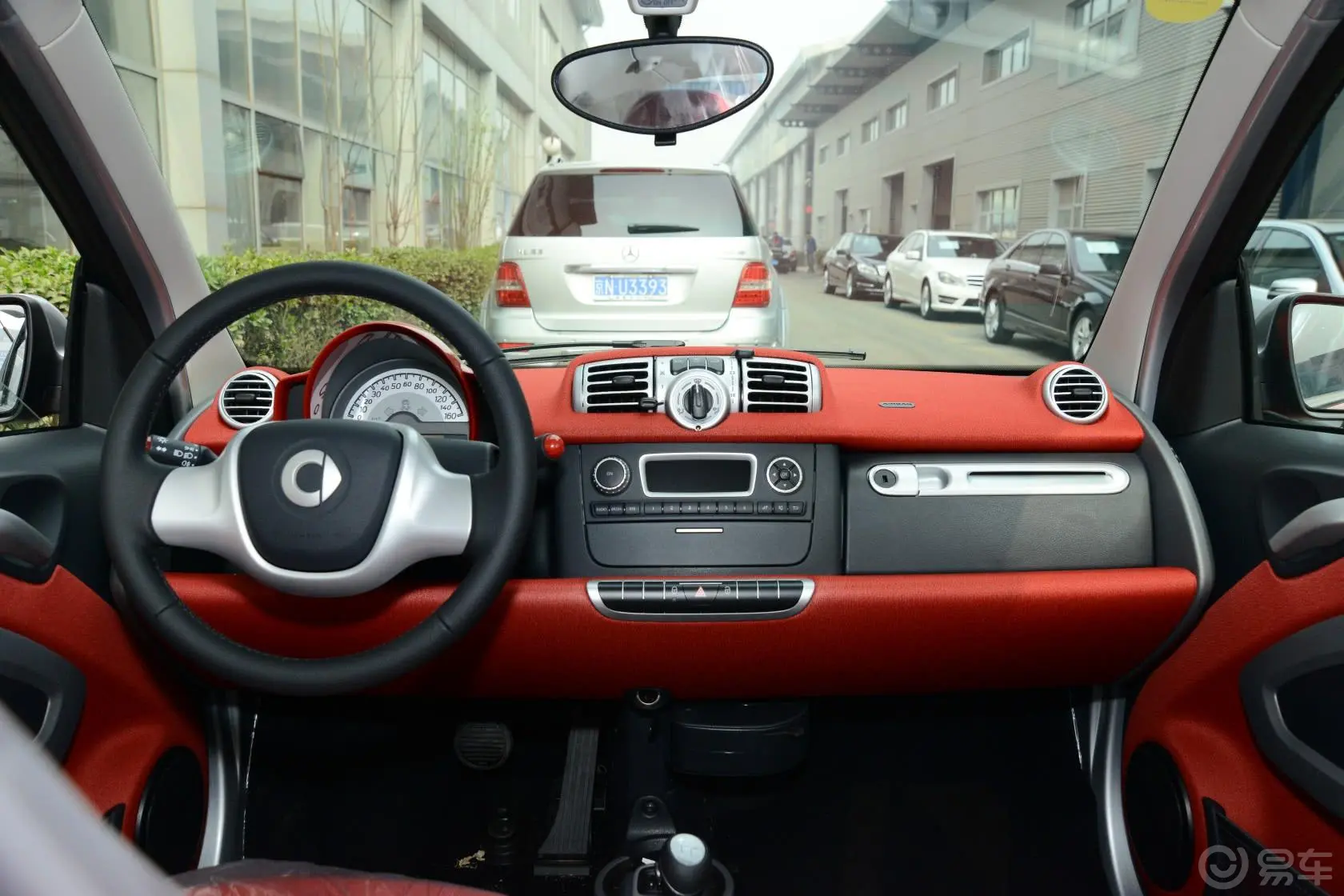 smart fortwo1.0T 硬顶激情版内饰全景正拍