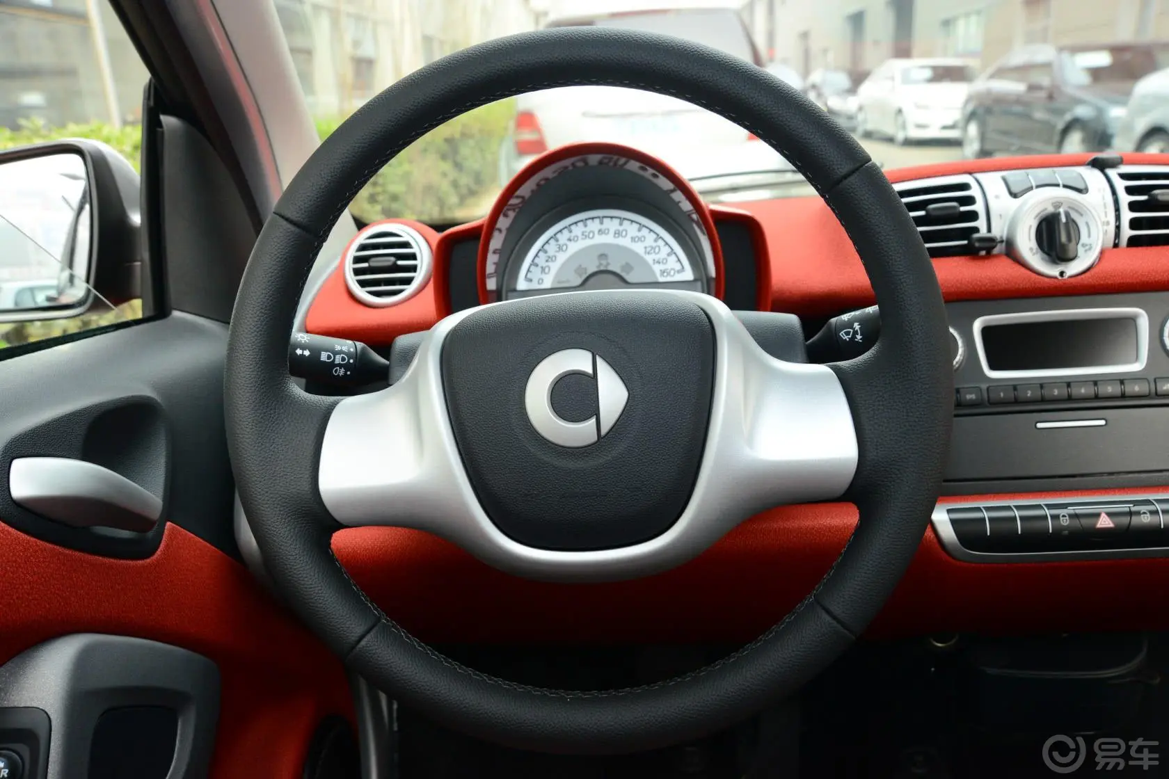 smart fortwo1.0T 硬顶激情版方向盘