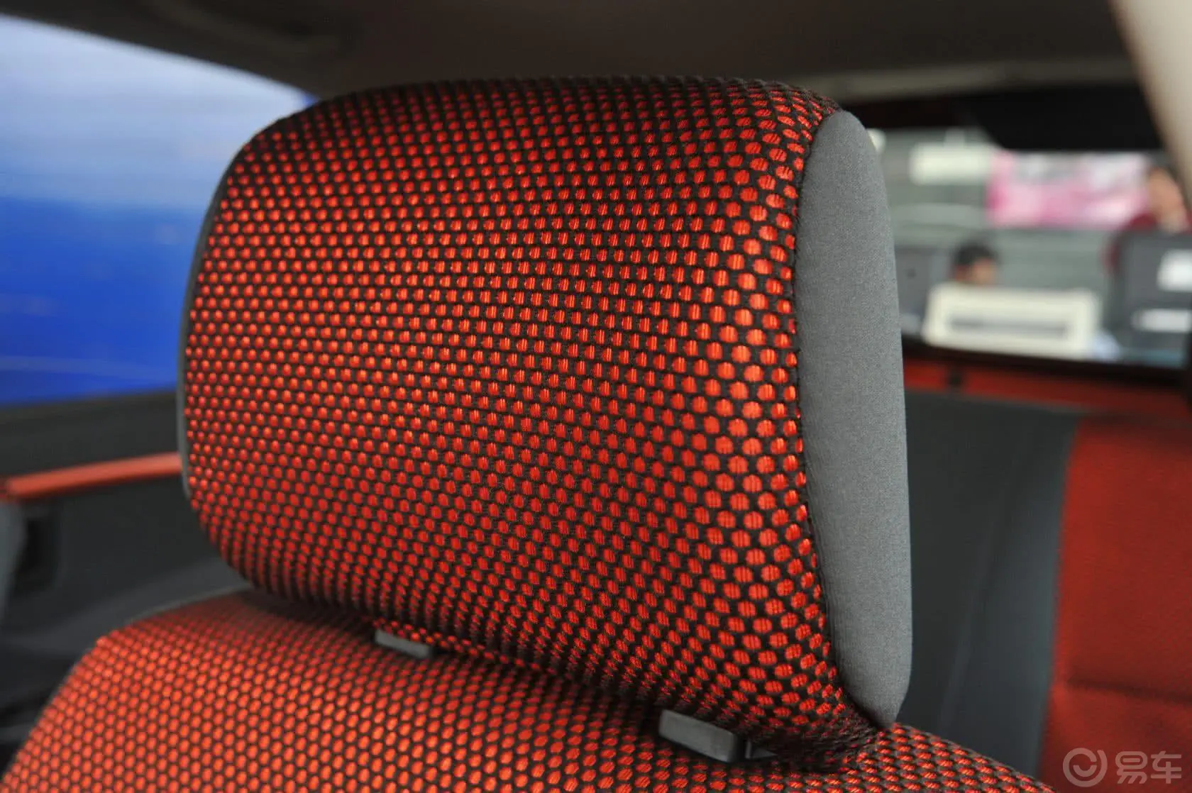 夏利N71.3L 手动 尊贵型驾驶员头枕