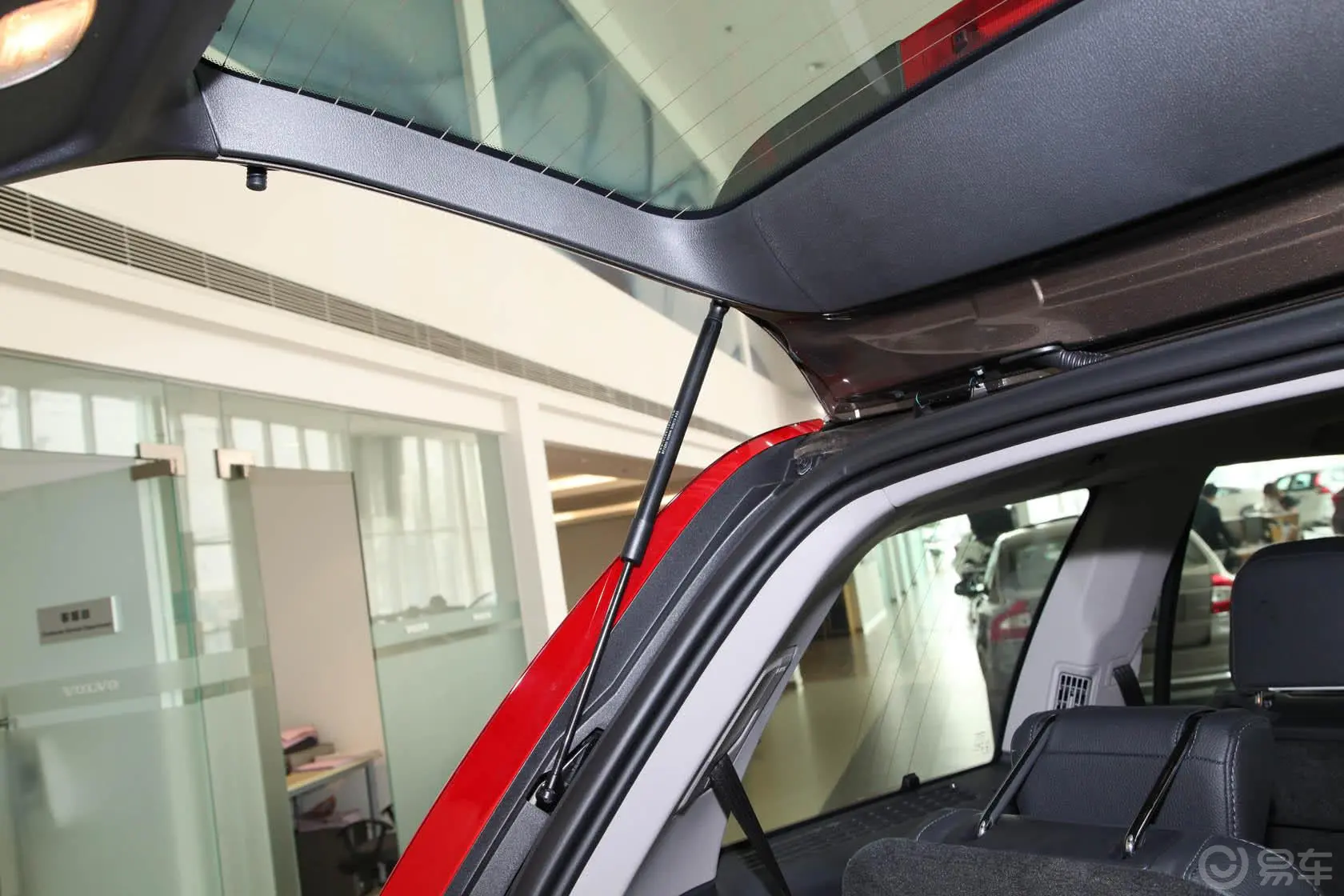 沃尔沃XC902.5T T5 豪华升级版行李厢支撑杆