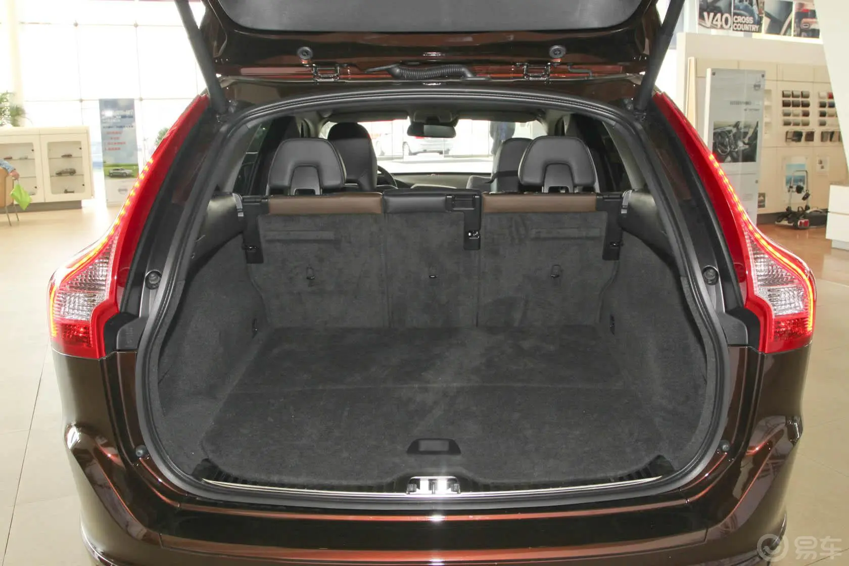 沃尔沃XC60(进口)2.0T T5 智雅版行李箱空间