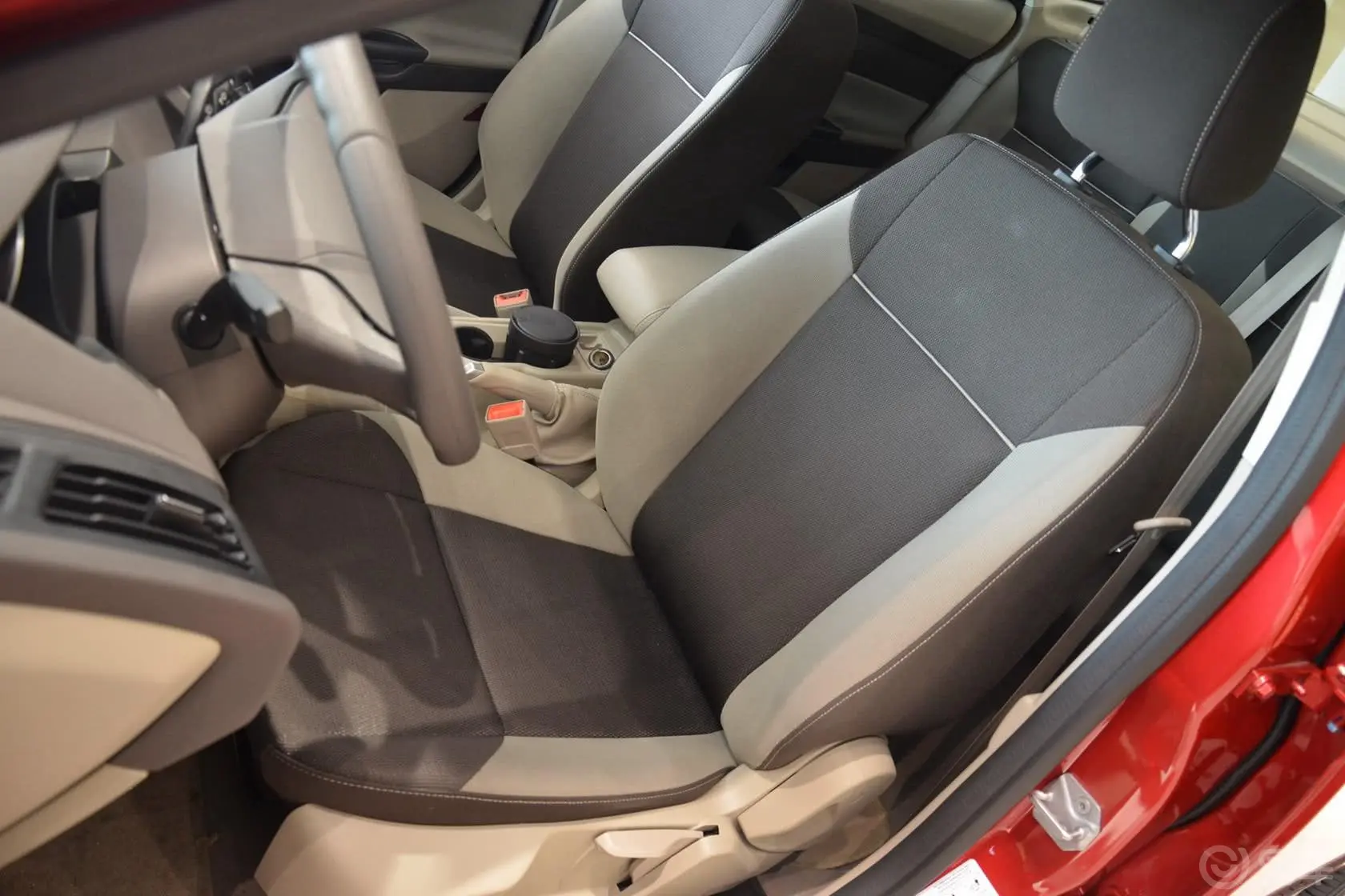 福克斯三厢 1.6L 手动 舒适型驾驶员座椅