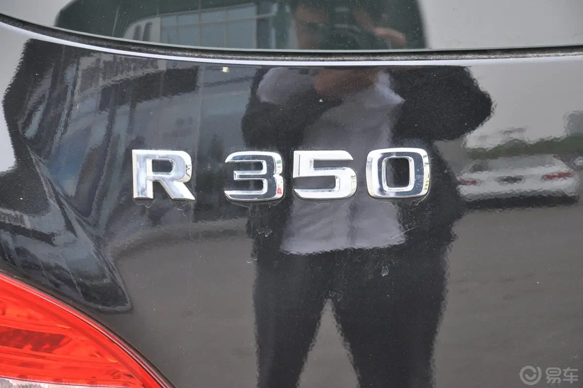 奔驰R级R 350 L 4MATIC尾标