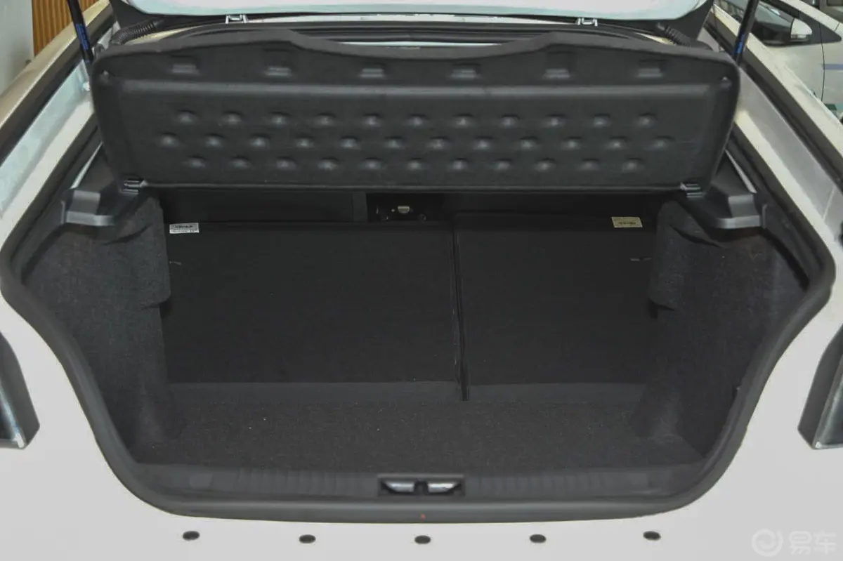 MG6掀背 1.8L TST 驾值版行李箱空间
